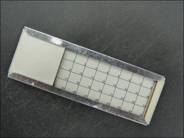 Microfossil slide grid 32 sectors white