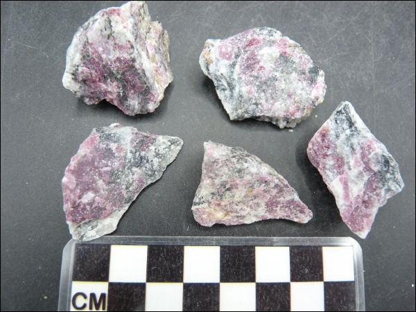 Eudialiet Zirkonium en Rare Earth Elements erts klein