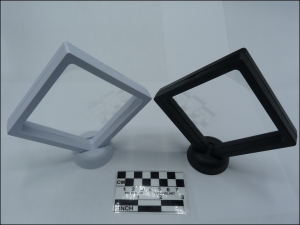 Zwevend display 3D 11x11x2cm zwart met hoekstander