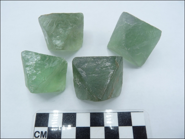 Fluoriet kristal groen 3,5-5cm XL